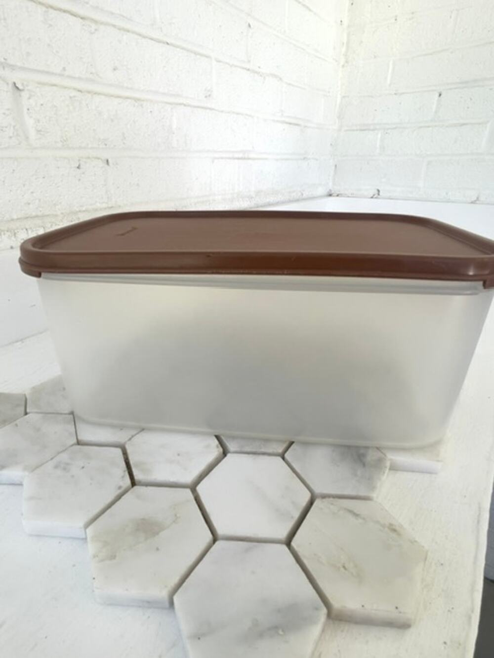 Vintage Tupperware Modular Mates Super Oval 2 Container 18 Cup 4.3L Brown Lid